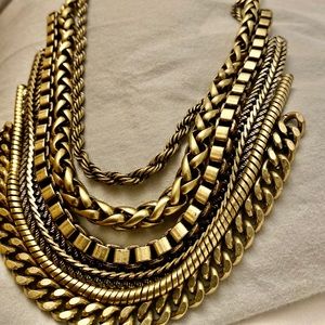 chunky tarnish gold necklace